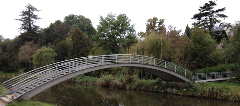 La passerelle (Chécy)